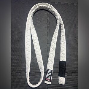 Zig Zag Herringbone White Belt A2